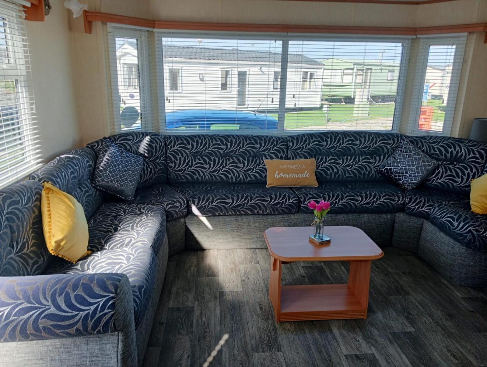 Modern 2 Bedroom Static Caravan - Lyons Kingsley Holiday Park - Pensarn, Abergele - Pet Friendly Екстер'єр фото